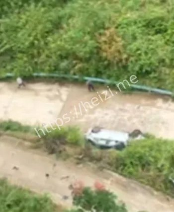 警方通报五车追尾