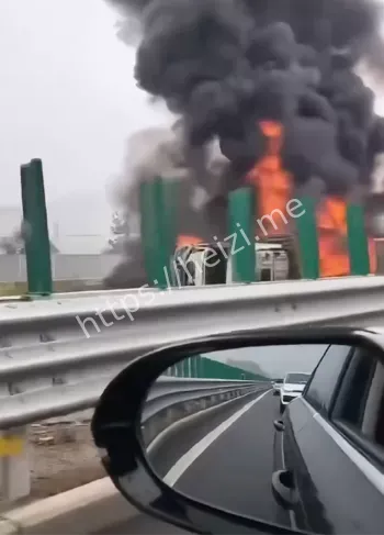 山西晋城高速大火现场曝光