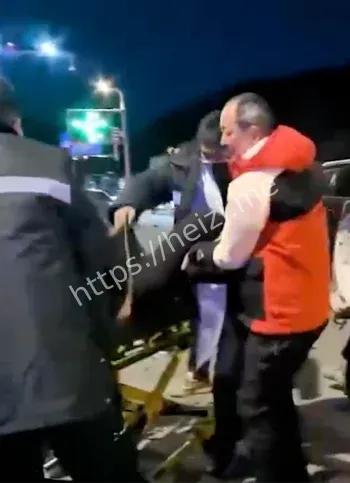 崇礼重型吊车连撞9车13伤