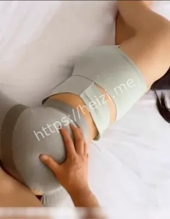 穿免脱瑜伽裤诱惑弟弟